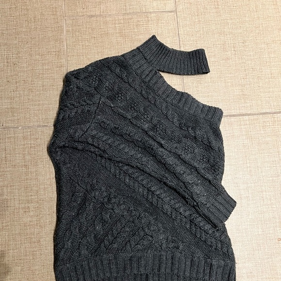 INTERMIX Sweaters - Intermix one sleeve sweater